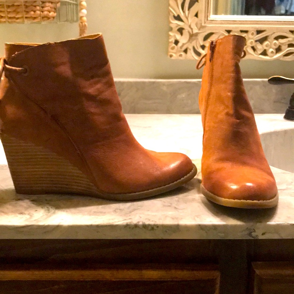 Lucky ankle boots